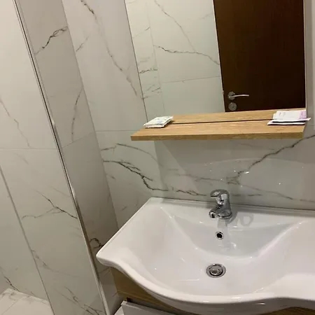 Szálloda Besa *